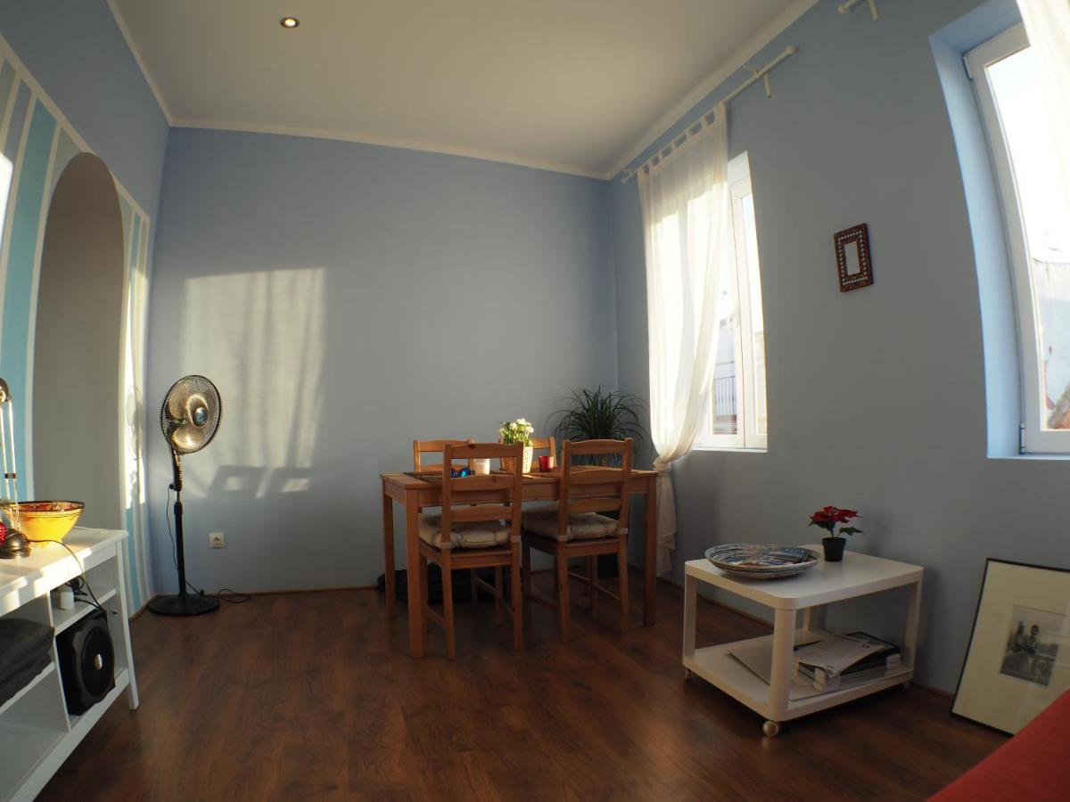 Cosy Appartment W/ Terrace In The Old City Centre Малага Экстерьер фото